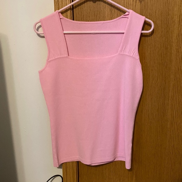 Tops - 💛Pink tank top